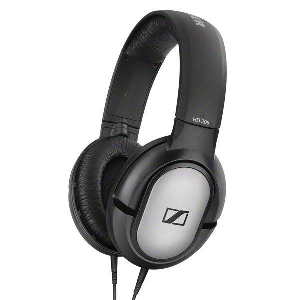 HD 206