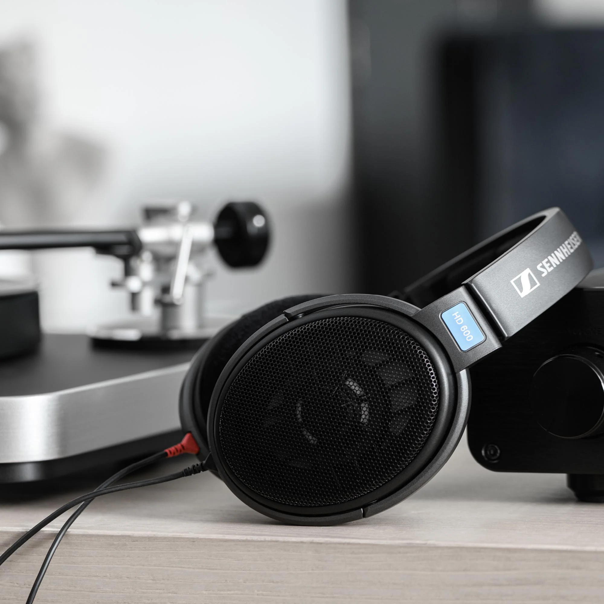 HD 600 Refurbished - Image 6